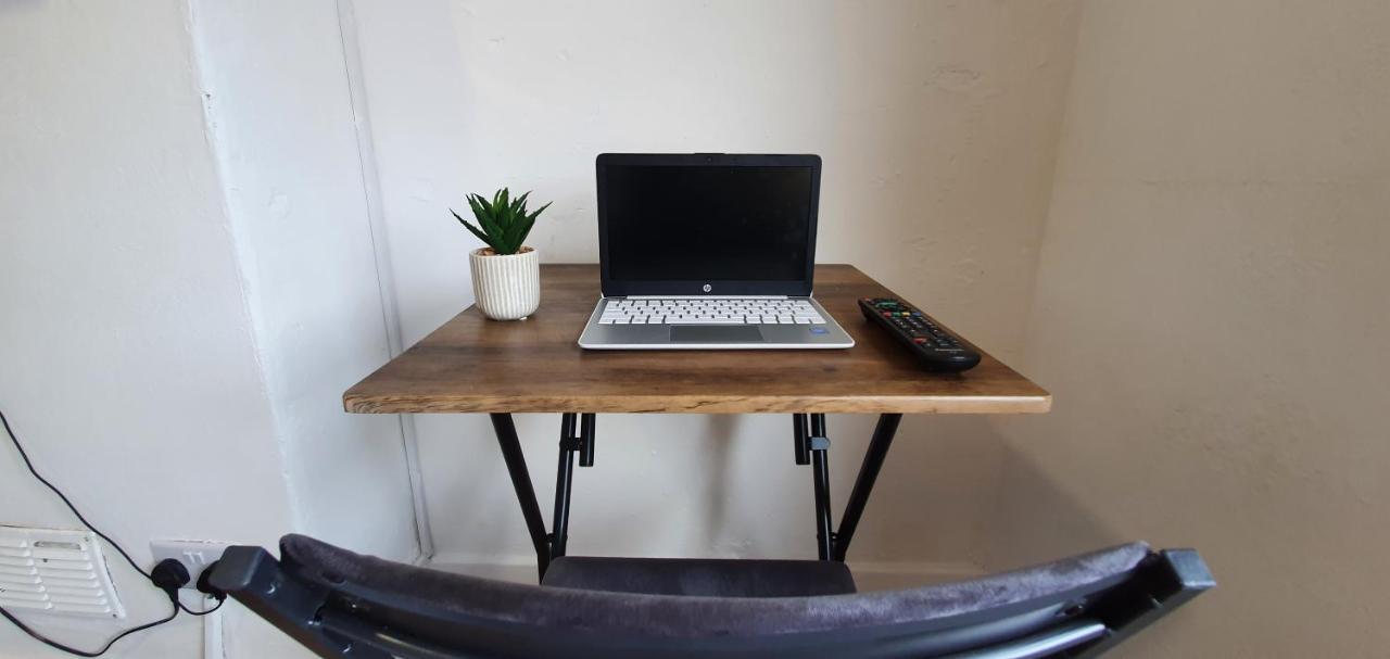 Fast Broadband, Budget Stay, Free Netflix. 卡迪夫 外观 照片